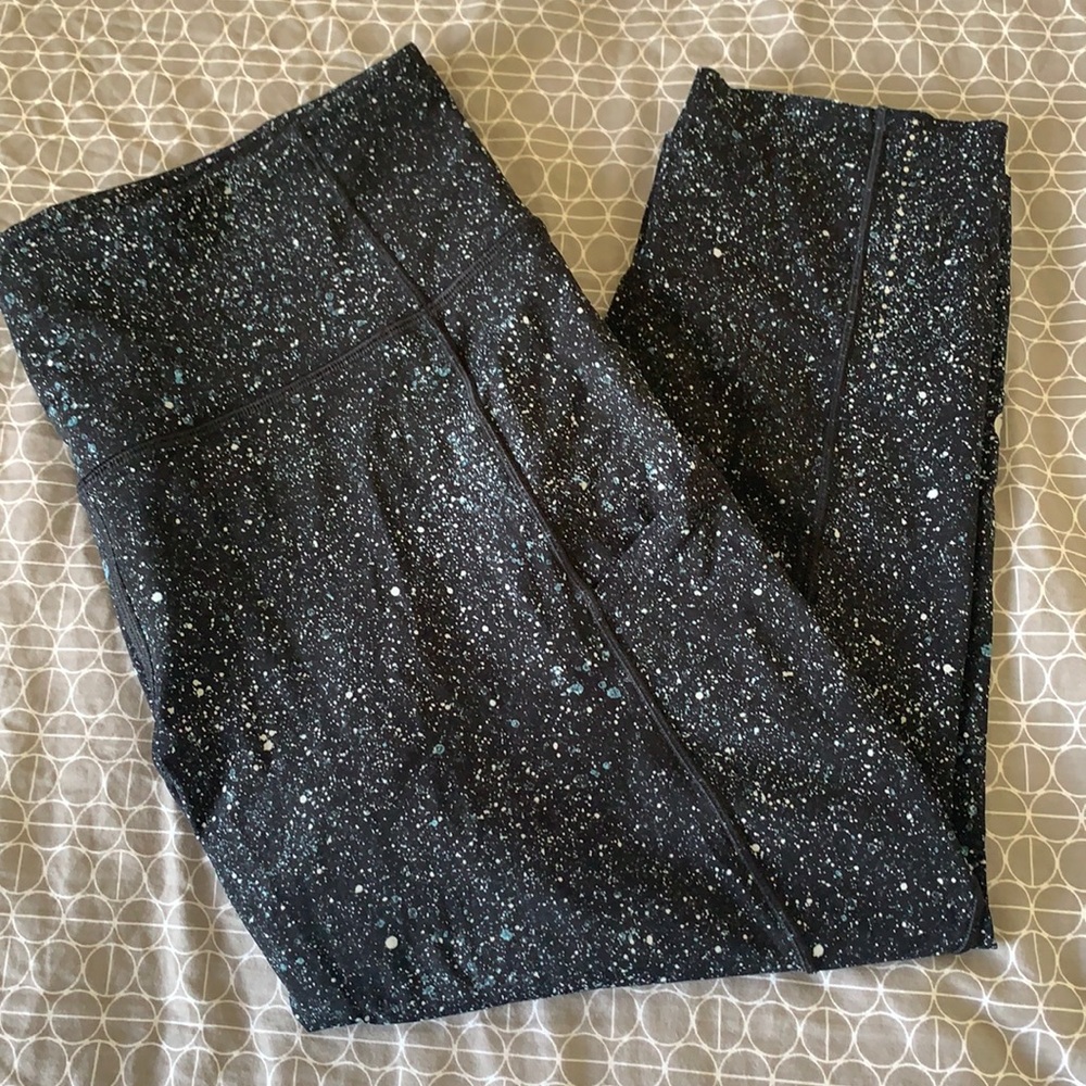 Lululemon Capri legging. Size 12. good condition